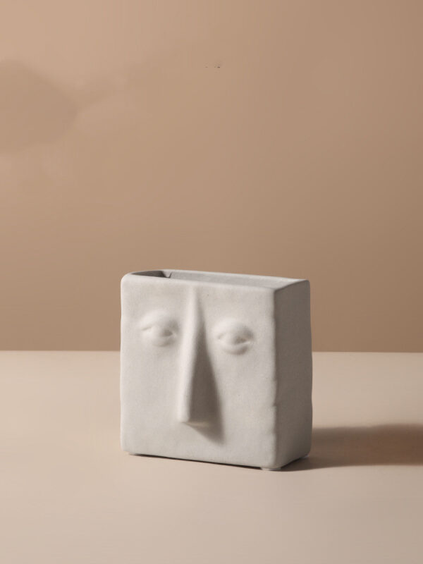 Vase scandinave visage sculpté - Enu