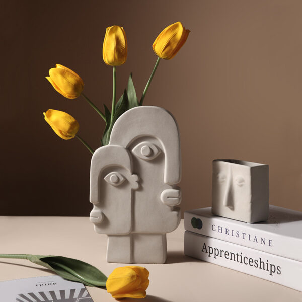 Vase scandinave visage sculpté - Enu